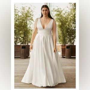 David’s Bridal Cummerbund Satin Ball Gown Wedding Dress